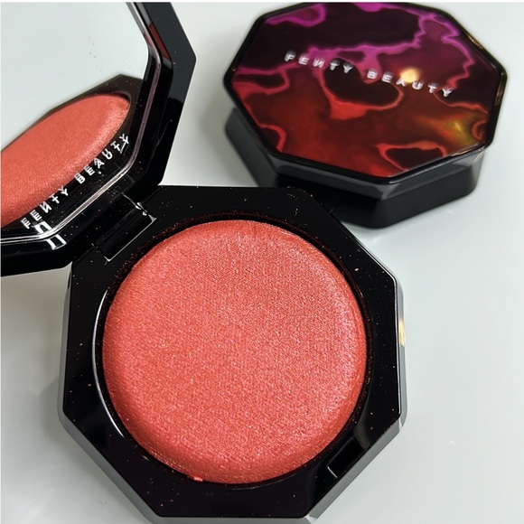 BNIB Fenty Beauty Hot Cheeks Velour Blushlighter - Bak’D Peach - Picture 3 of 6